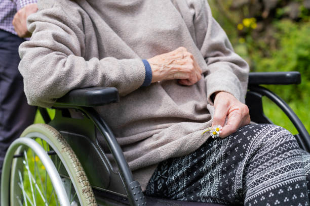 dich-vu-cho-thue-nguoi-cham-soc-benh-nhan-tai-nhan-Giup-Viec-Hoan-My