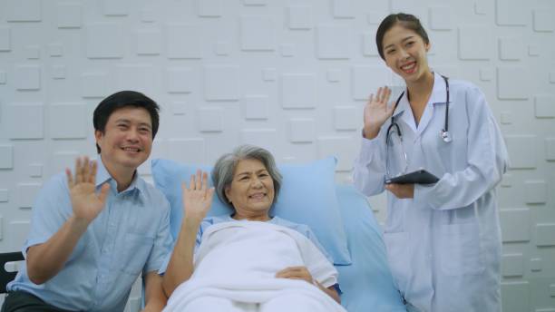 dich-vu-cham-soc-nguoi-gia-nguoi-benh-tphcm-Hoan-My